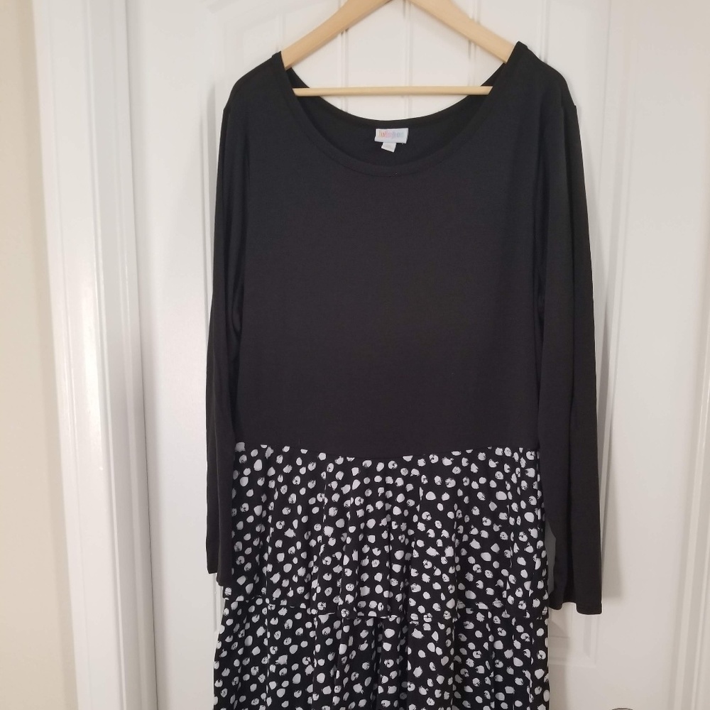3XL Georgia - Lularoe - Black & White Polka Dots